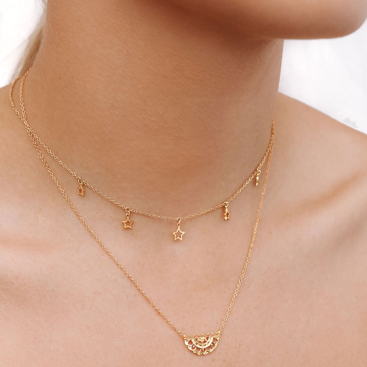 Dainty Mandala Choker Gold