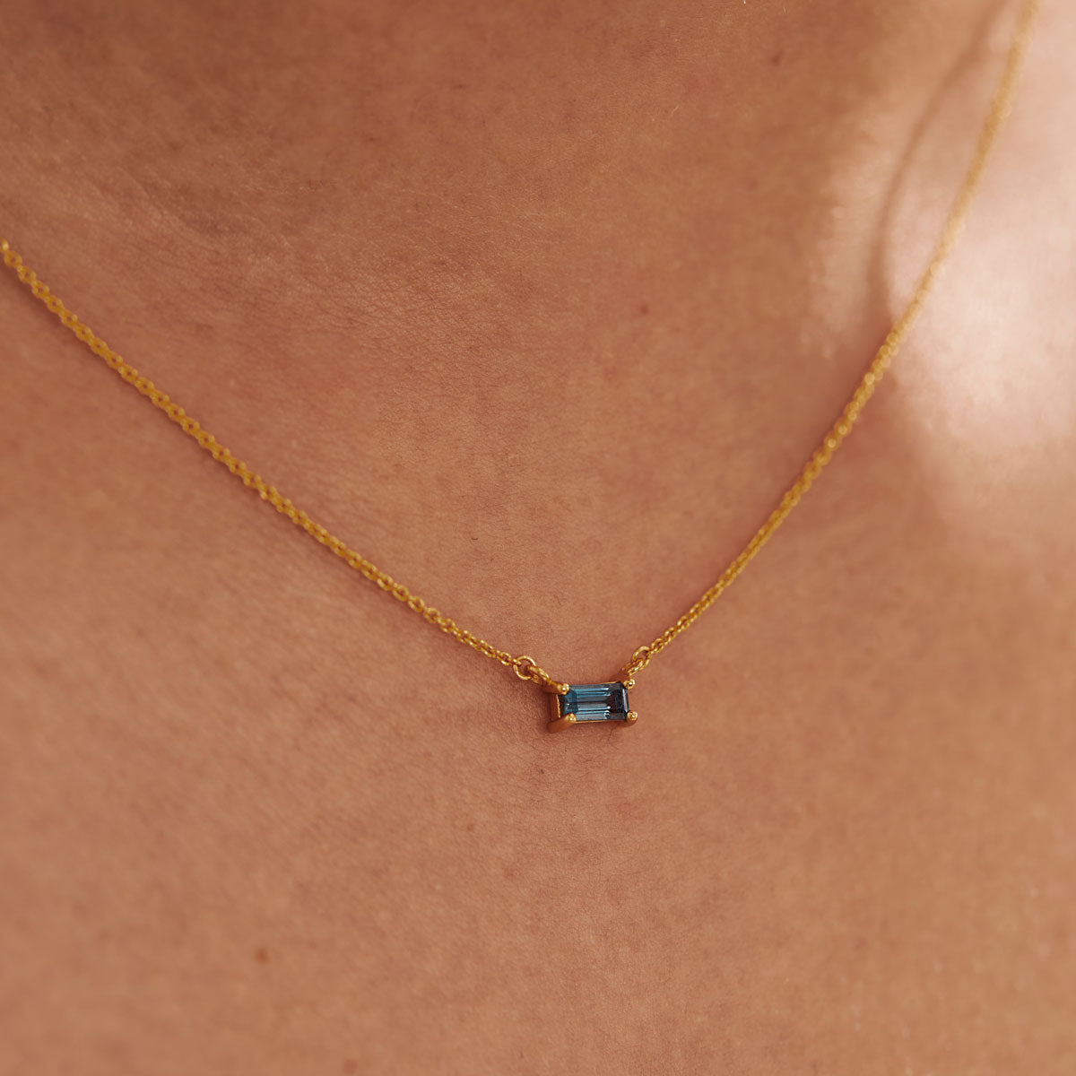 Lumen Baguette London Blue Necklace Gold