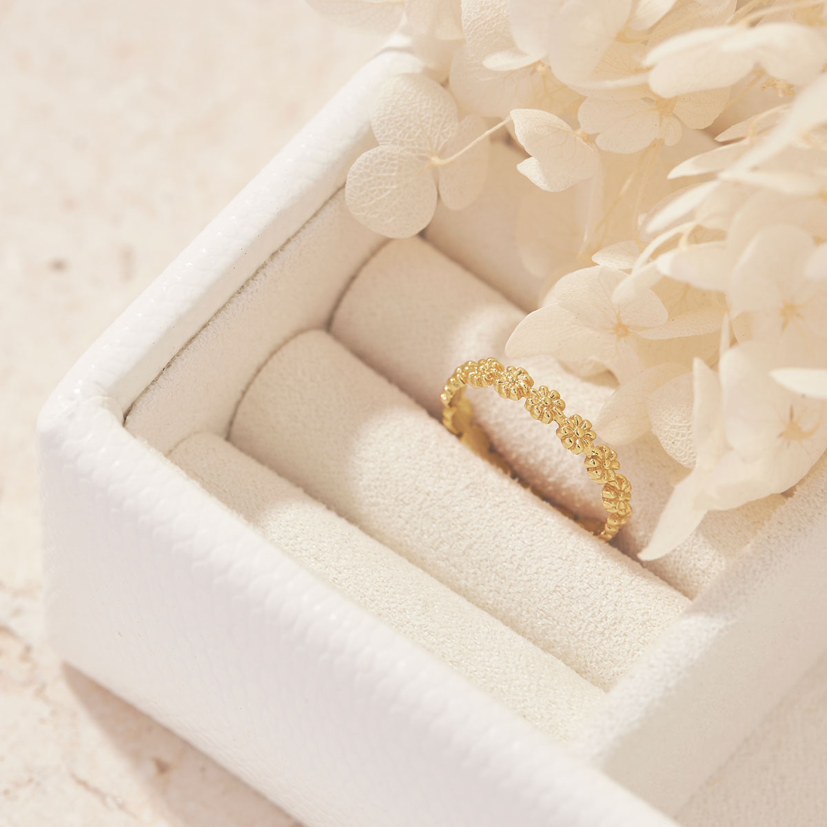 Dainty Wild Flower Ring Gold