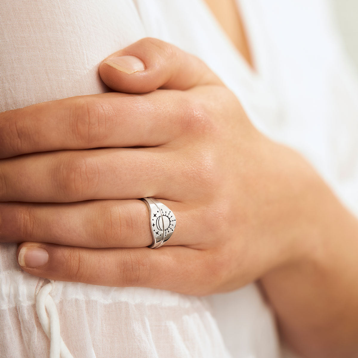 Celestial Duality Curved Ring Set