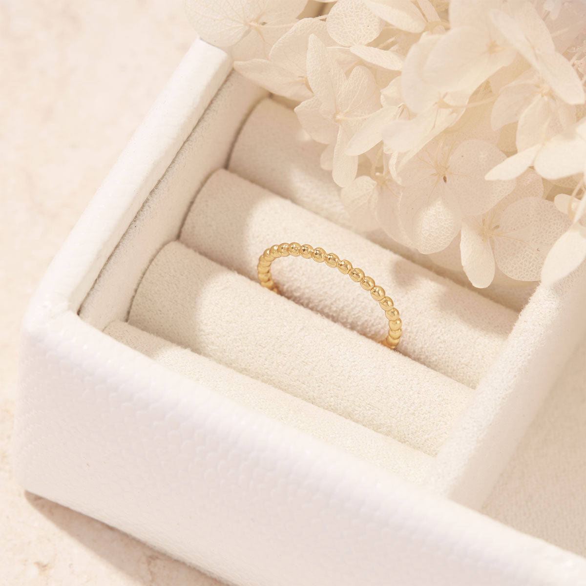 Dainty Beaded Ring Gold