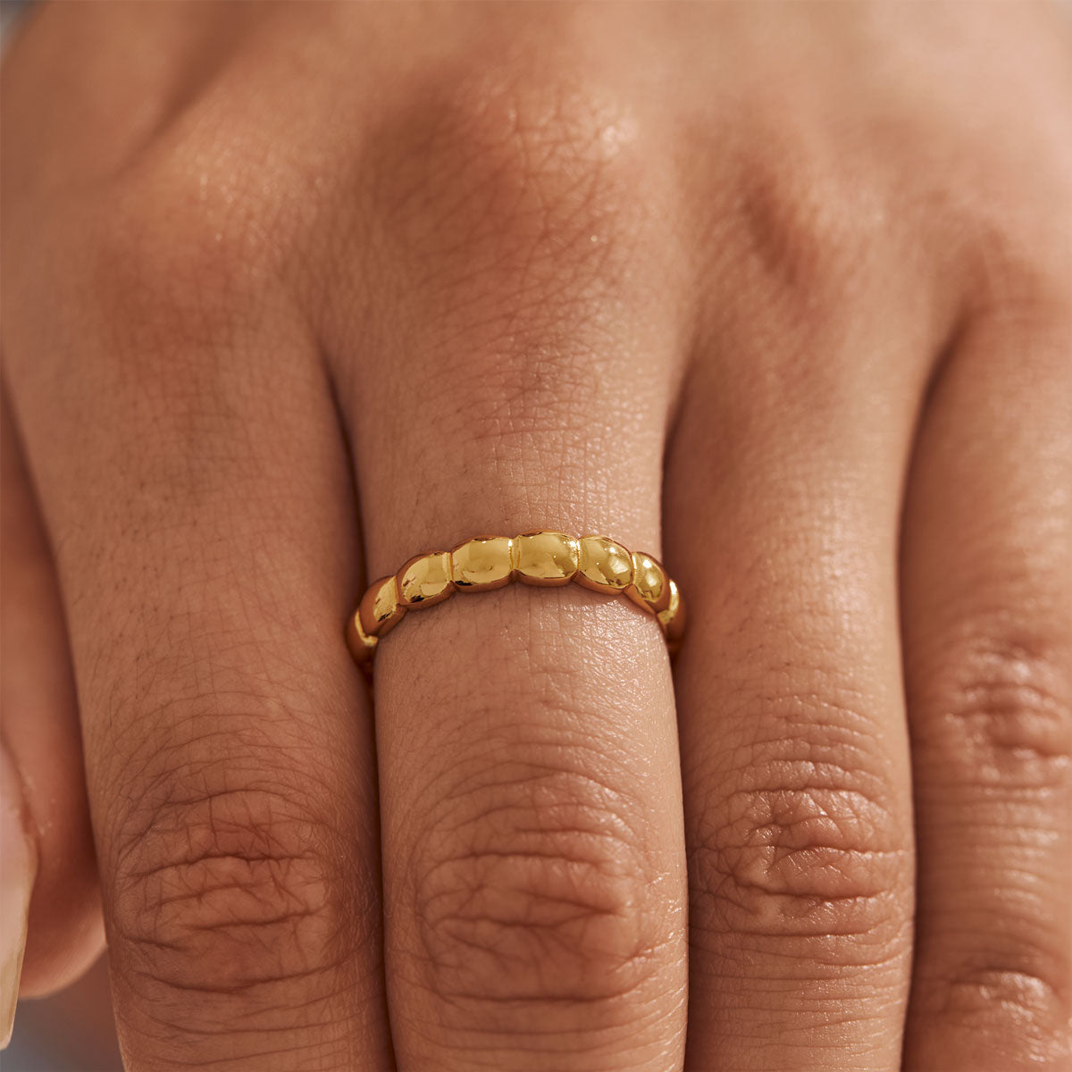 Eternal Embrace Ring Gold