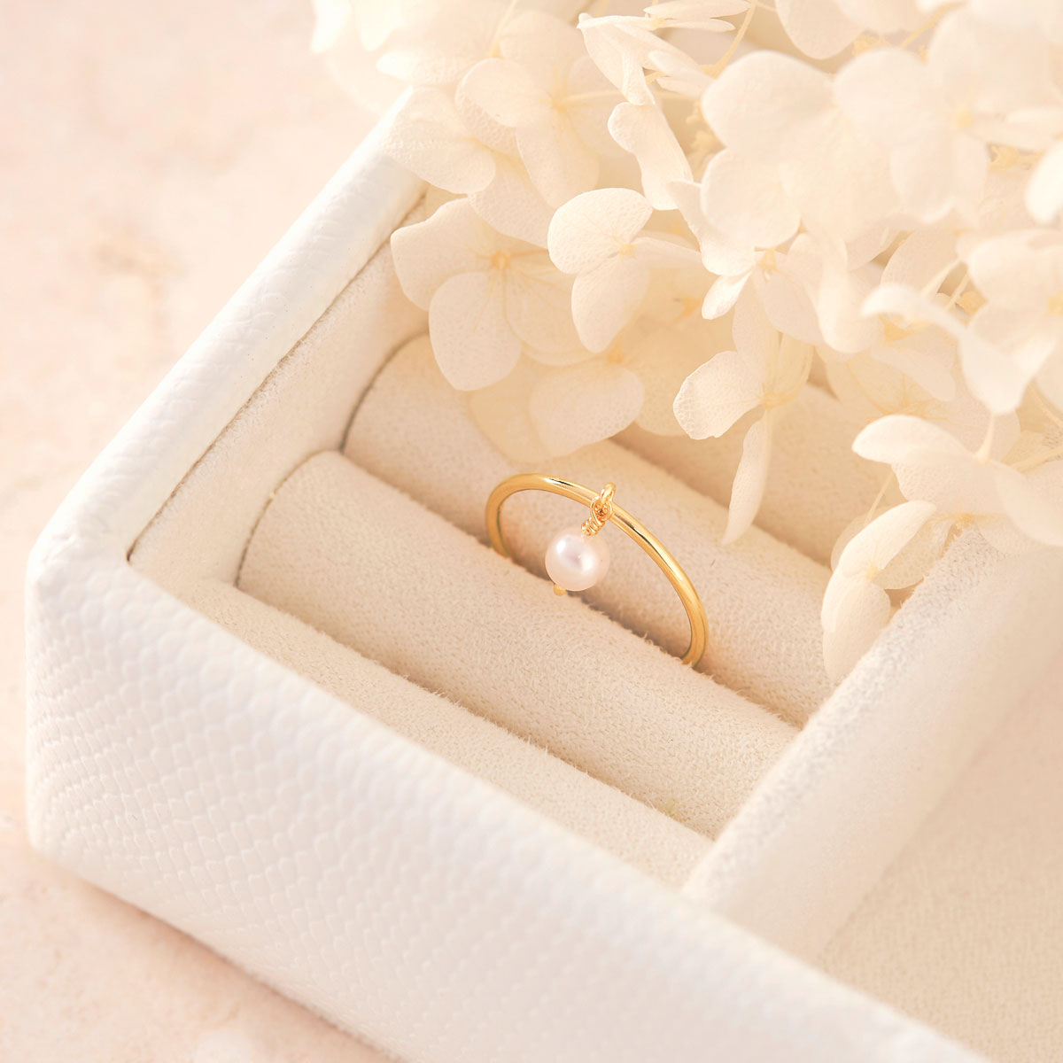 Delicate Pearl Charm Ring Gold