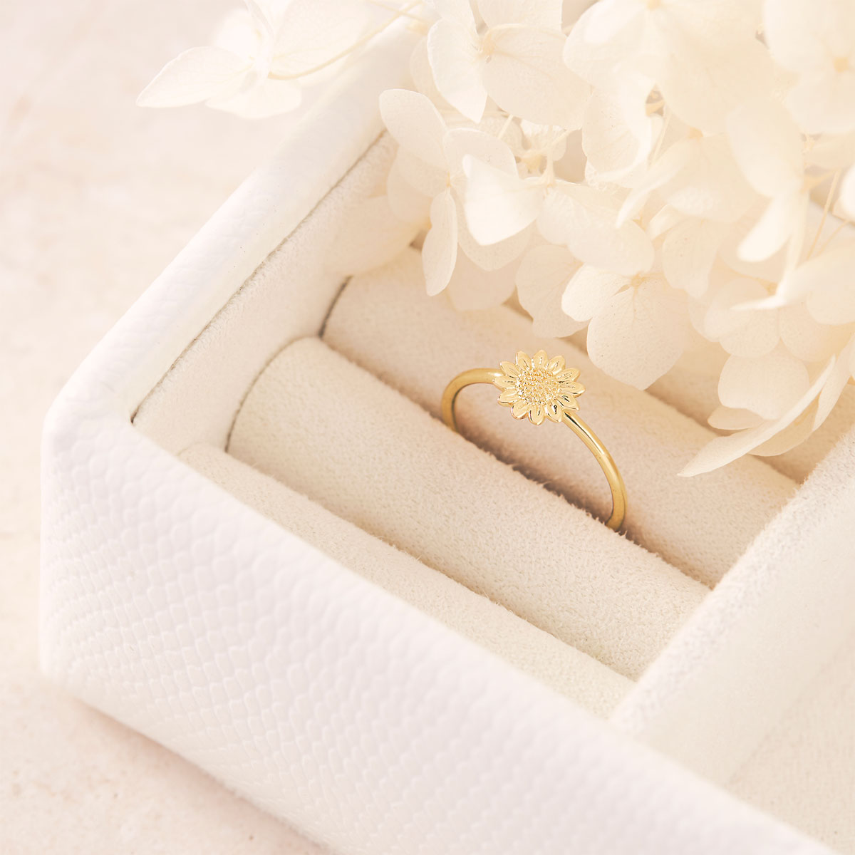 Delicate Sunflower Gold Ring