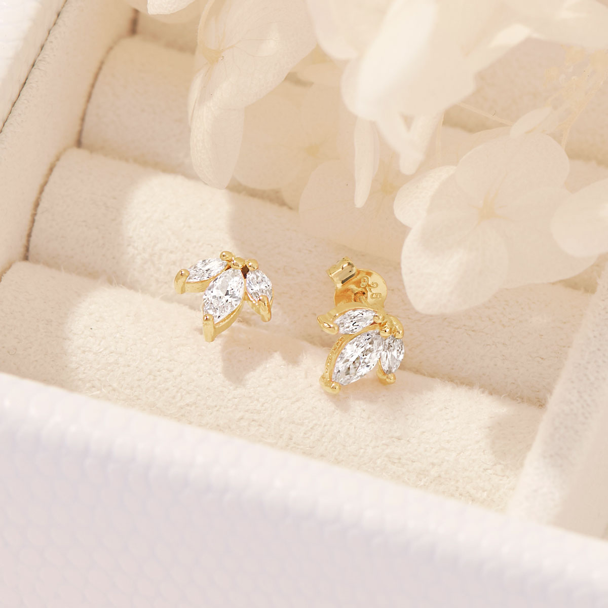 Trinity Sparkle Studs Gold