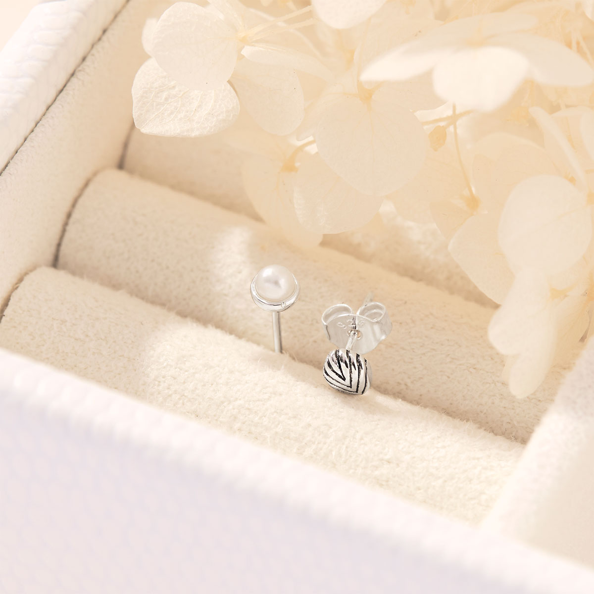 Venus Pearl Studs