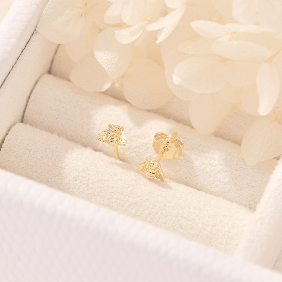 Tiny Bee Studs Gold