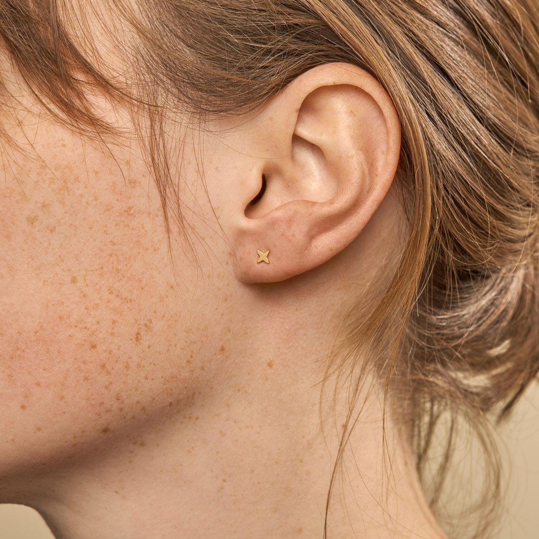 Dainty Sunkiss Studs Gold