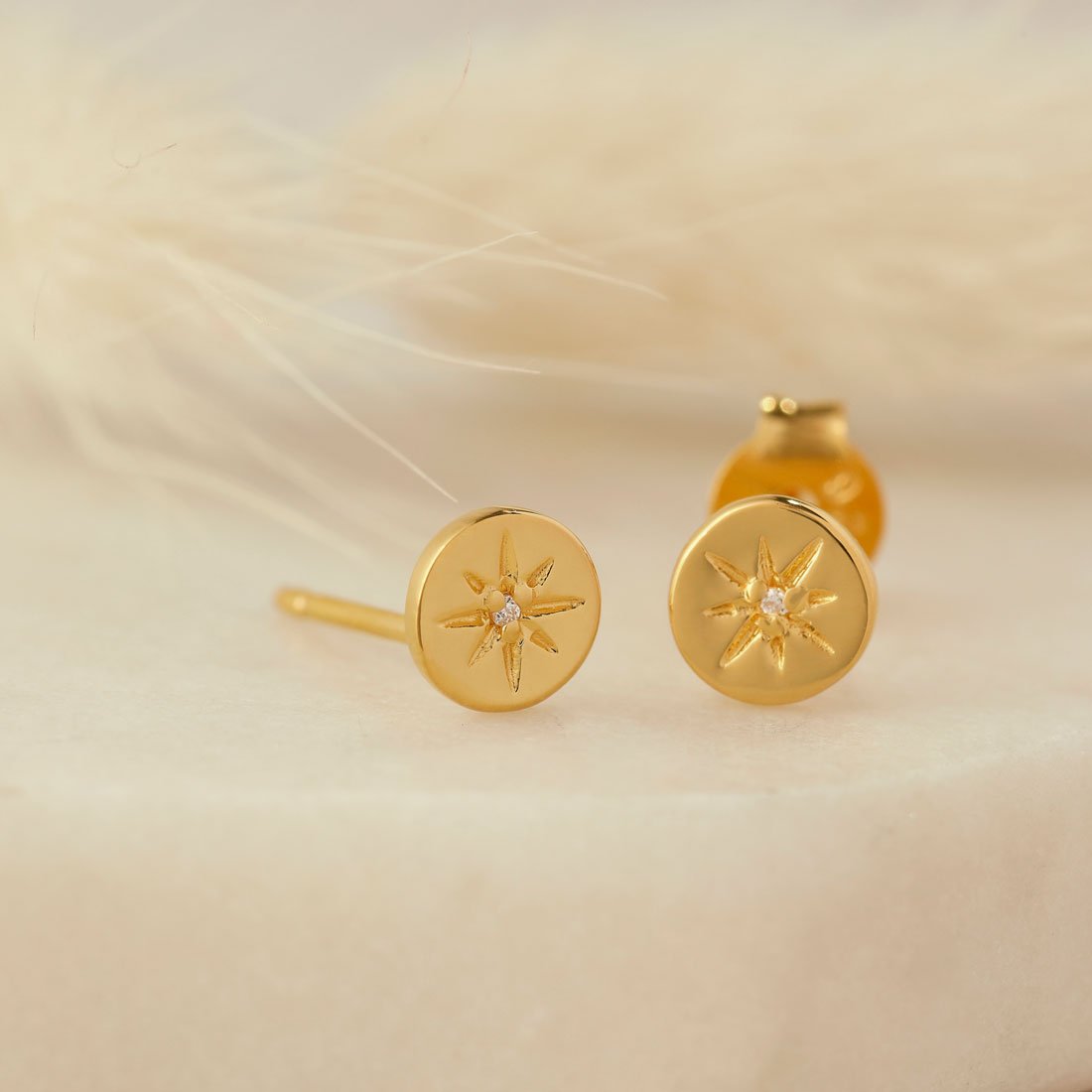 Delicate Enchanted Light Stud Gold