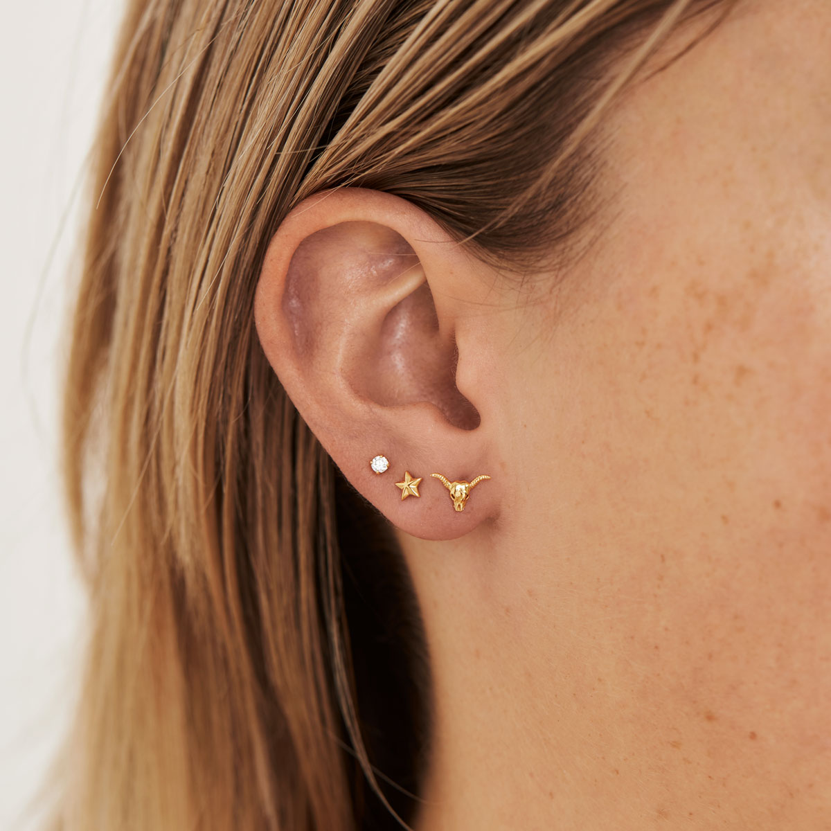 Rodeo Skull Studs Gold